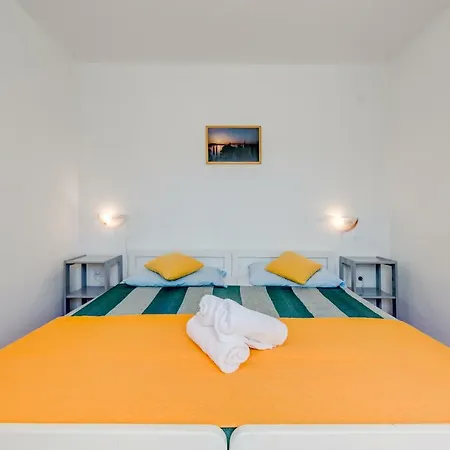 Turisticko Naselje Punta Povlja (Brac)