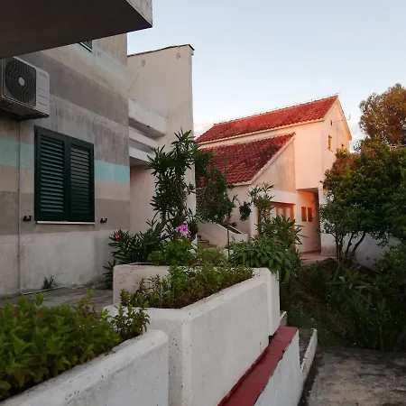 Turisticko Naselje Punta * Povlja (Brac)
